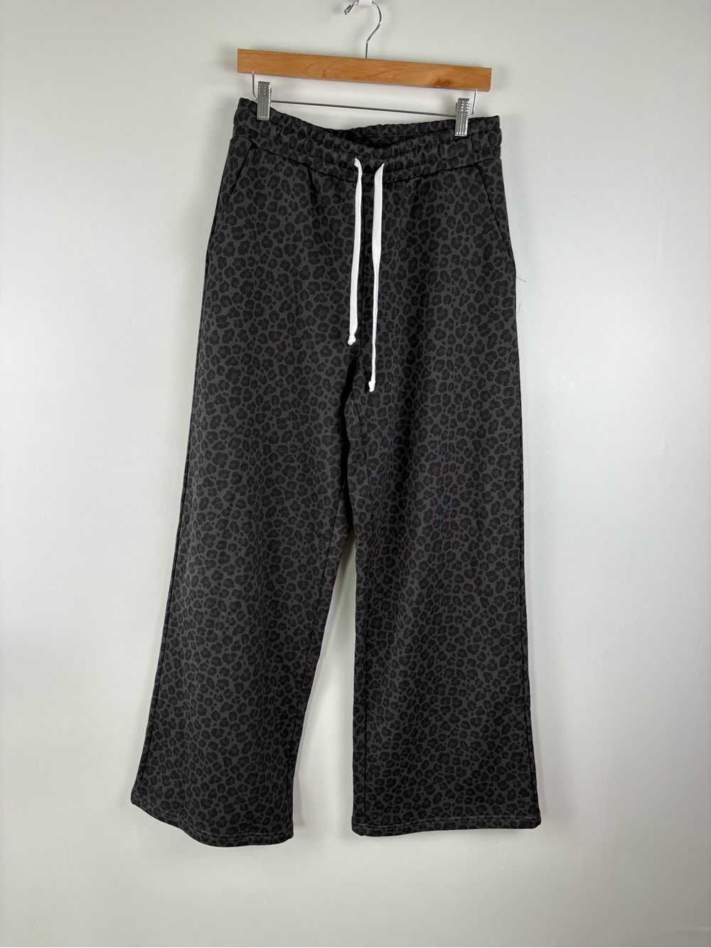 AZVA Leopard Art Sweat Pants Black Size SMALL